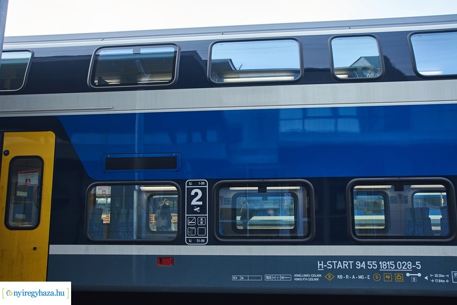 Emeletes vonat Nyíregyházán