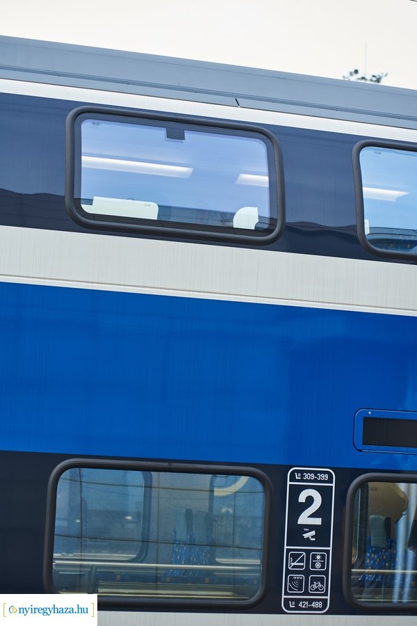 Emeletes vonat Nyíregyházán