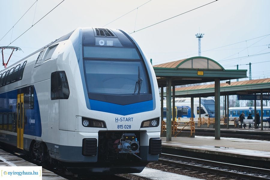 Emeletes vonat Nyíregyházán