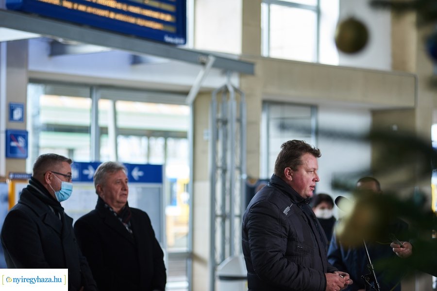 Emeletes vonat Nyíregyházán