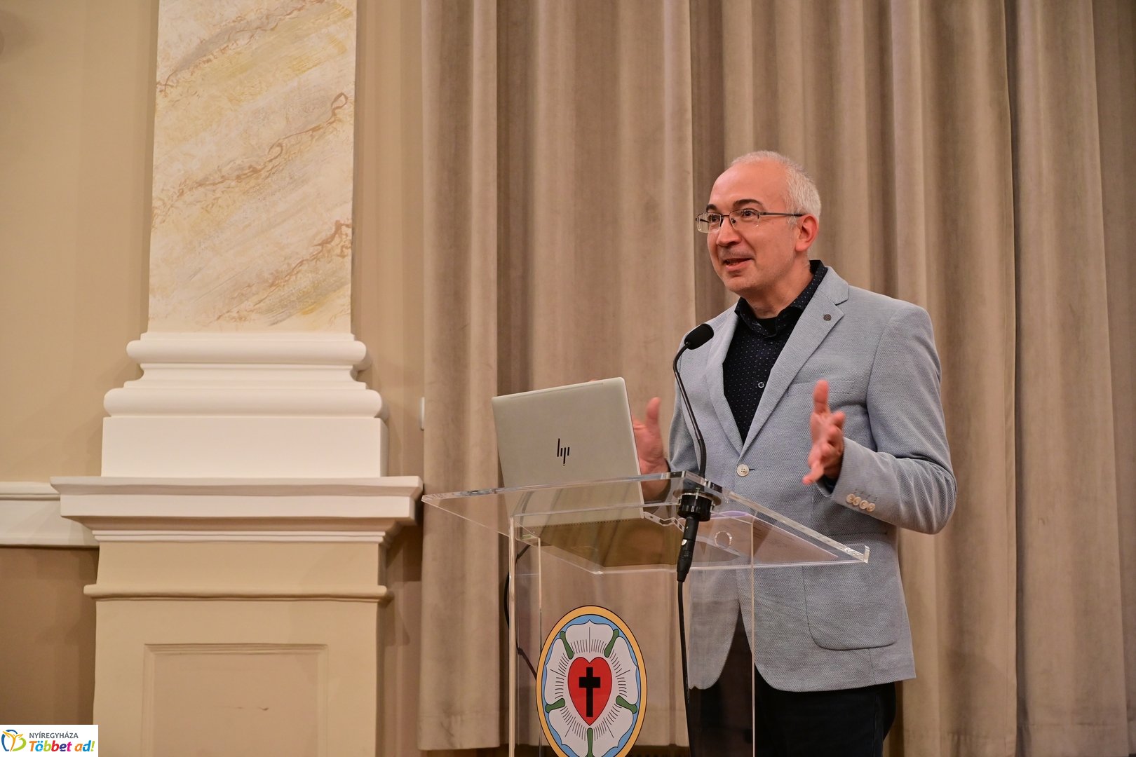 Emlékkonferencia az evangélikus iskolában 2025