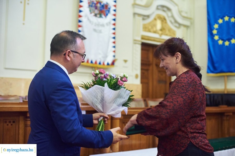 Emlékérmek átadása a Megyeházán