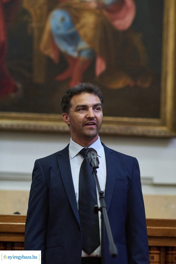 Emlékérmek átadása a Megyeházán