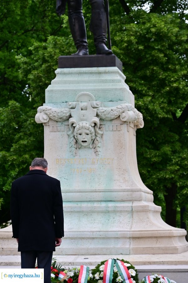 Emlékezés a Bessenyei szobornál 2024