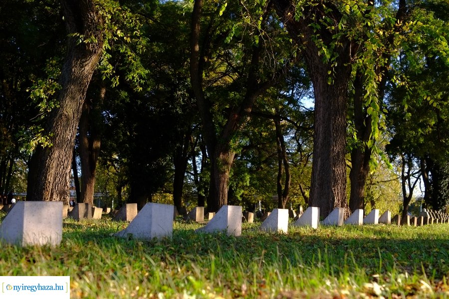 Emlékezés a Hősök temetőjében 2023