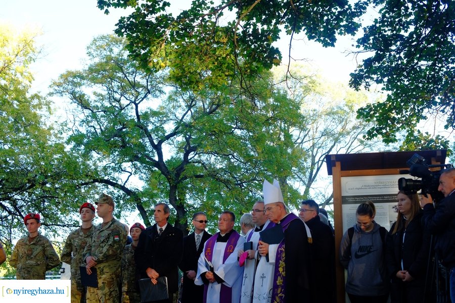 Emlékezés a Hősök temetőjében 2023
