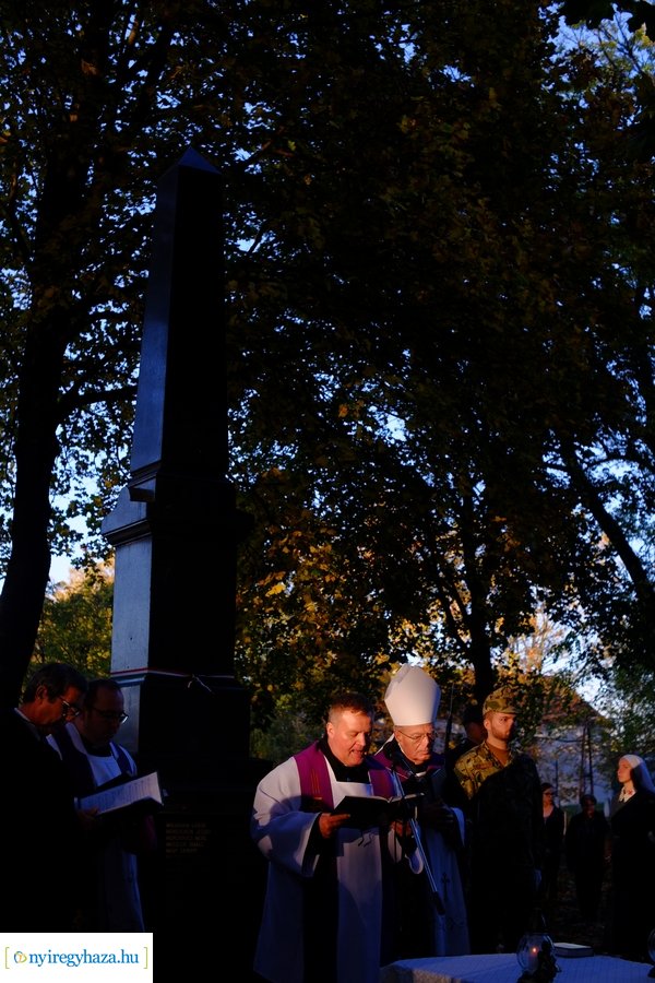 Emlékezés a Hősök temetőjében 2023