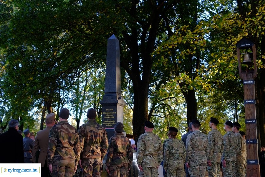 Emlékezés a Hősök temetőjében 2023