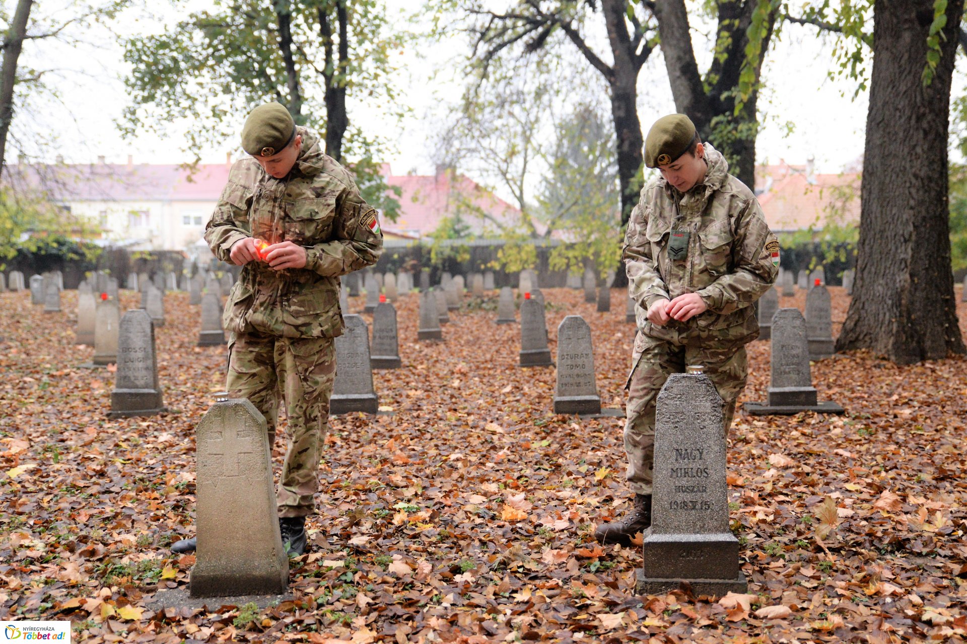 Emlékezés a Hősök temetőjében