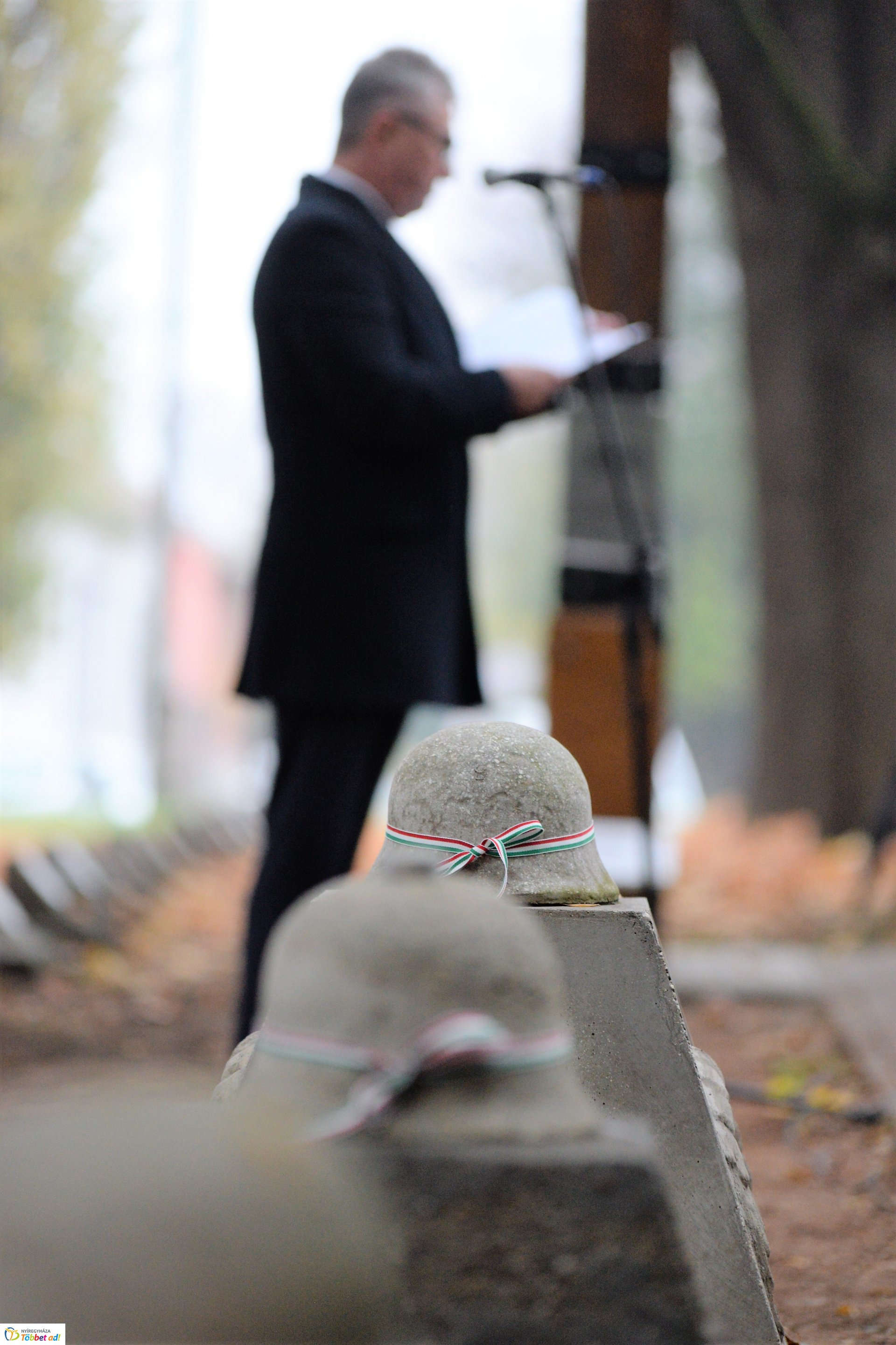 Emlékezés a Hősök temetőjében