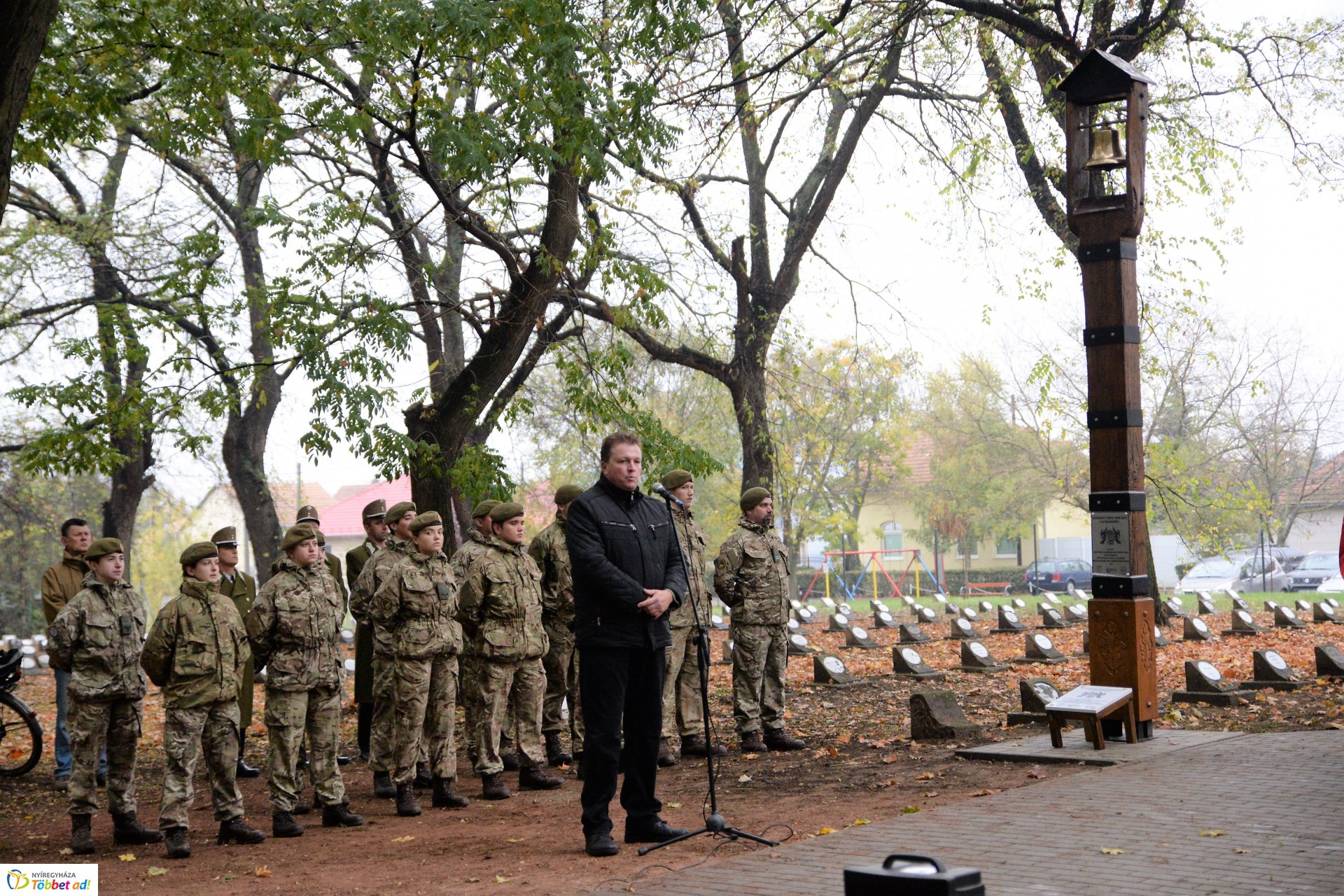 Emlékezés a Hősök temetőjében
