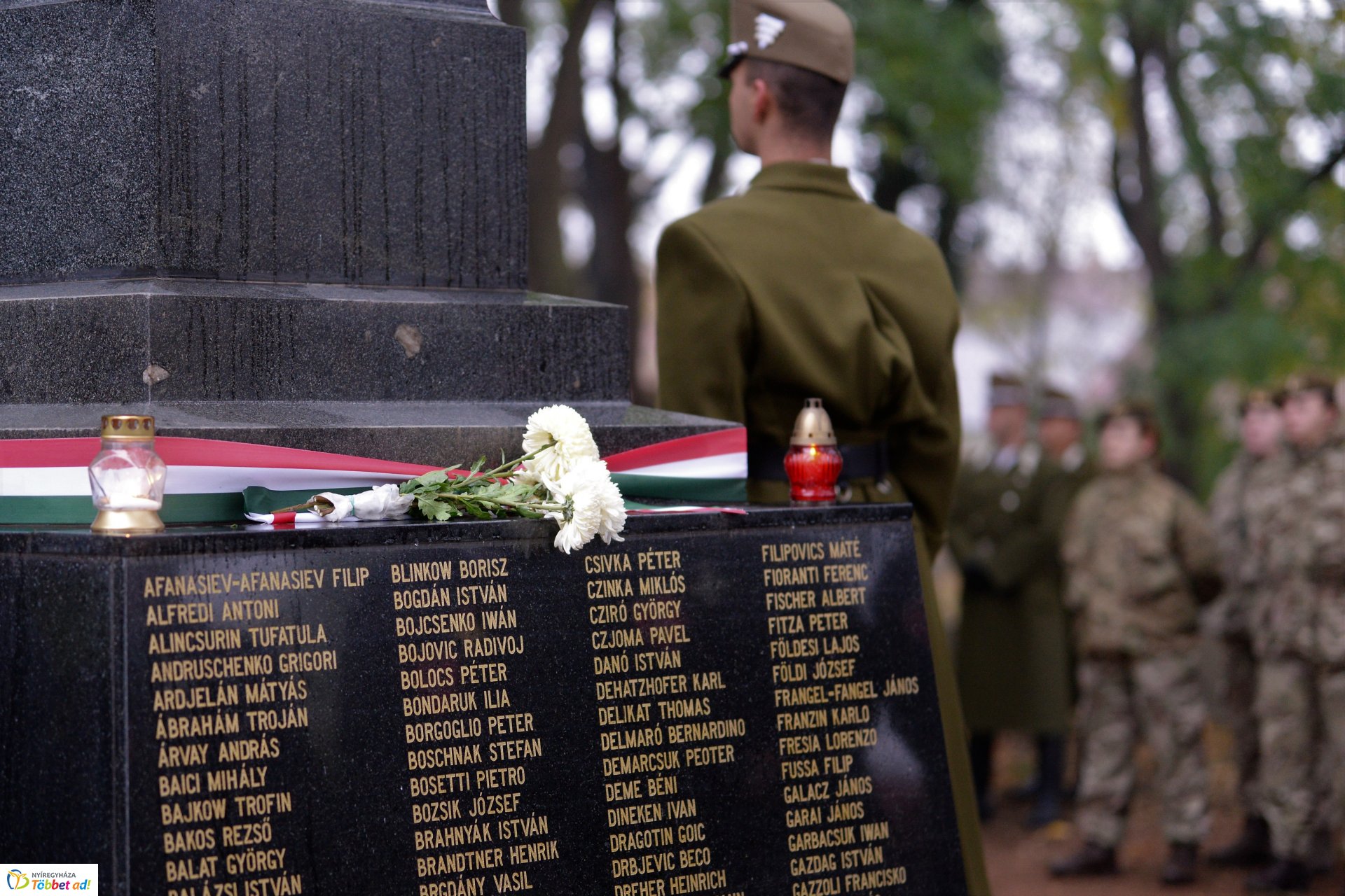 Emlékezés a Hősök temetőjében