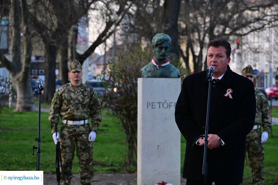 Emlékezés a Petőfi szobornál 2024
