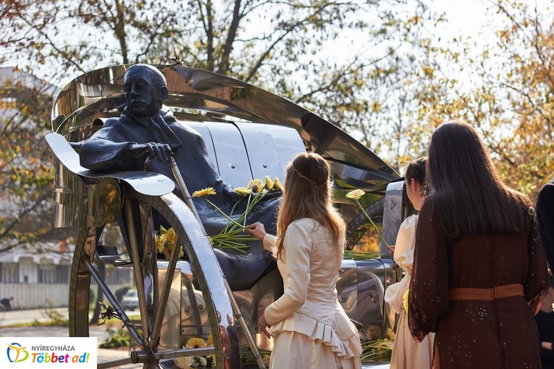 Emlékezés Krúdy Gyula szobránál 2019