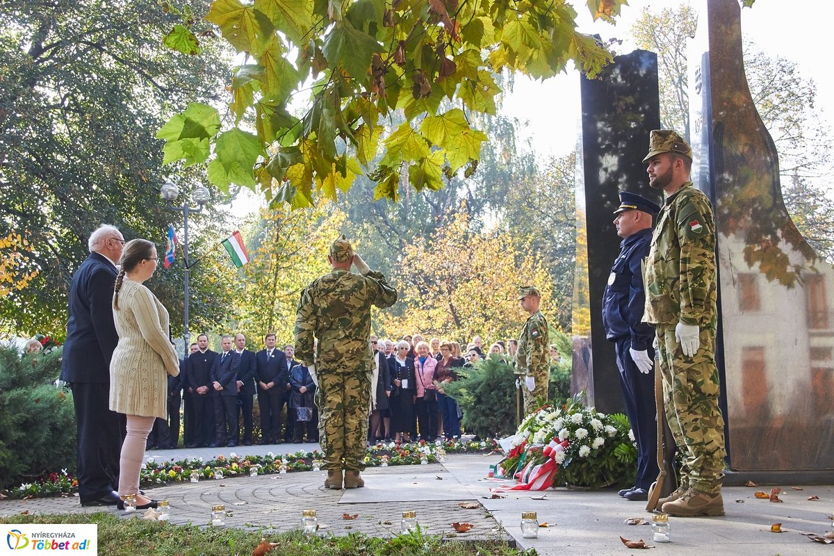 Emlékező koszorúzás 1956-ra  2019