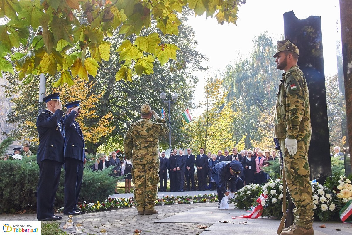 Emlékező koszorúzás 1956-ra  2019