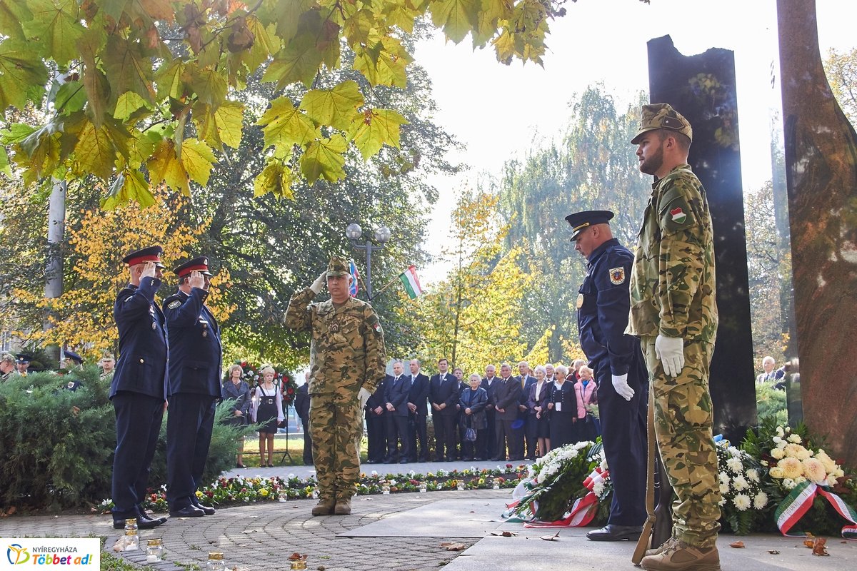 Emlékező koszorúzás 1956-ra  2019