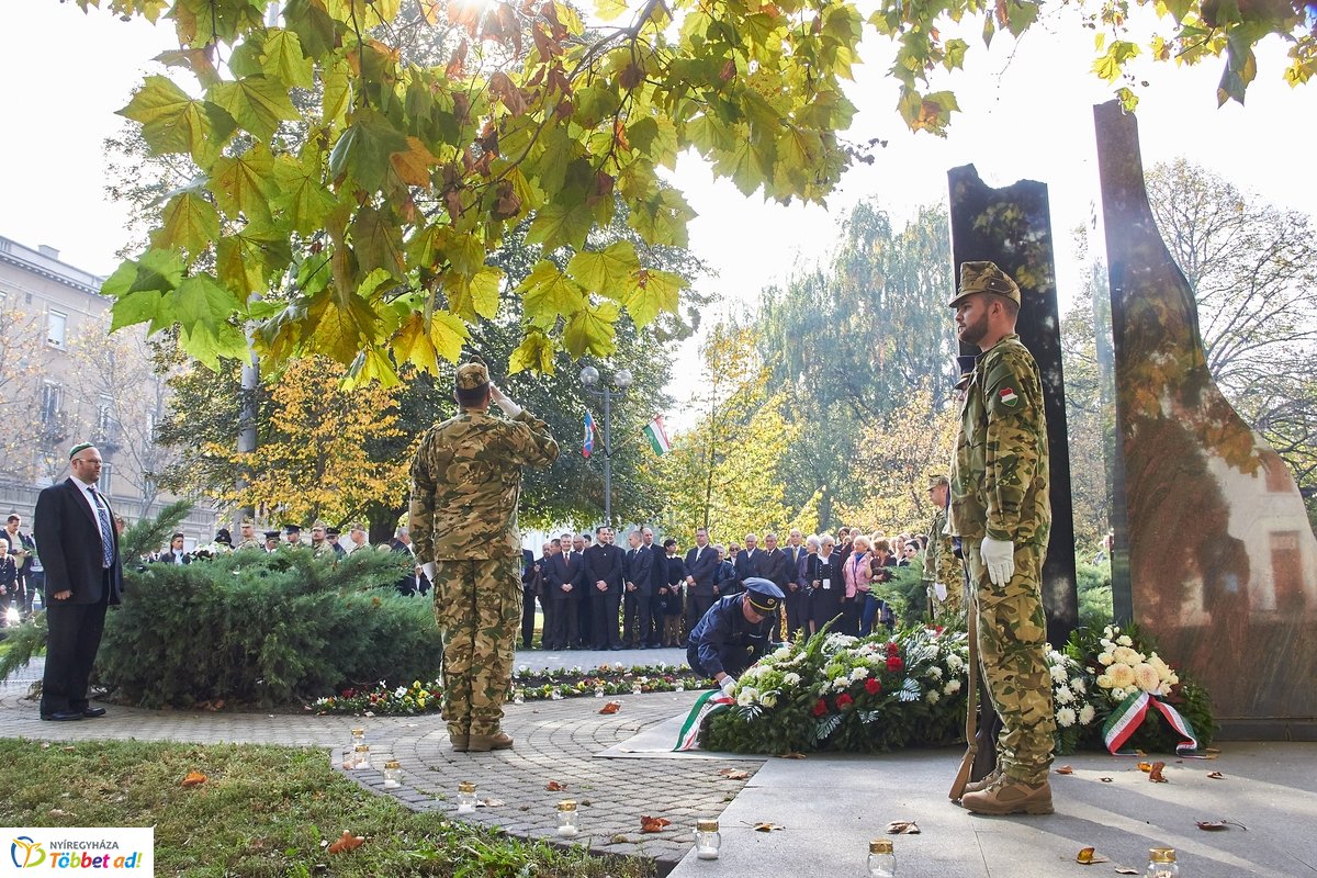 Emlékező koszorúzás 1956-ra  2019