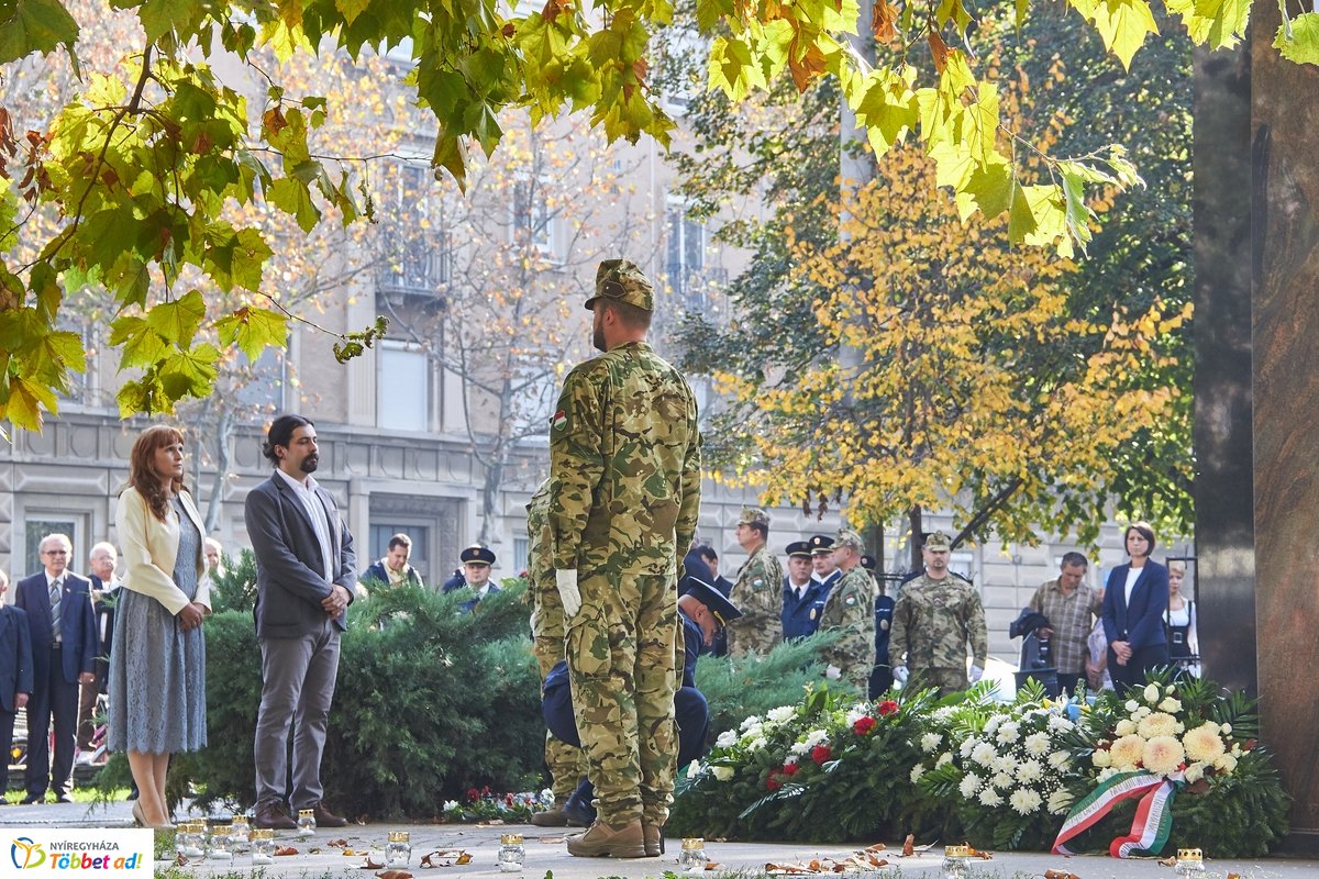 Emlékező koszorúzás 1956-ra  2019