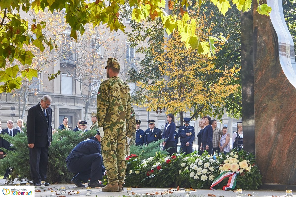 Emlékező koszorúzás 1956-ra  2019