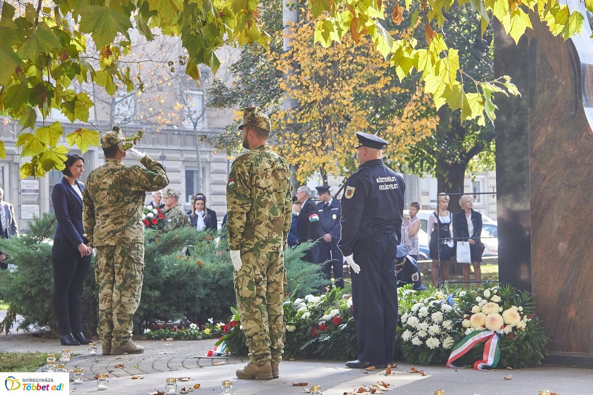 Emlékező koszorúzás 1956-ra  2019