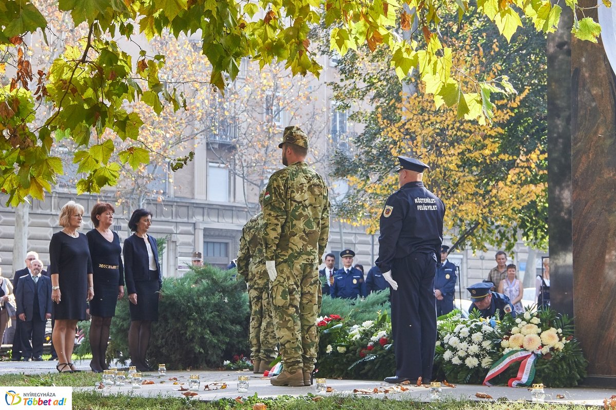 Emlékező koszorúzás 1956-ra  2019
