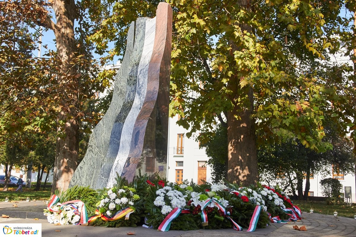 Emlékező koszorúzás 1956-ra  2019