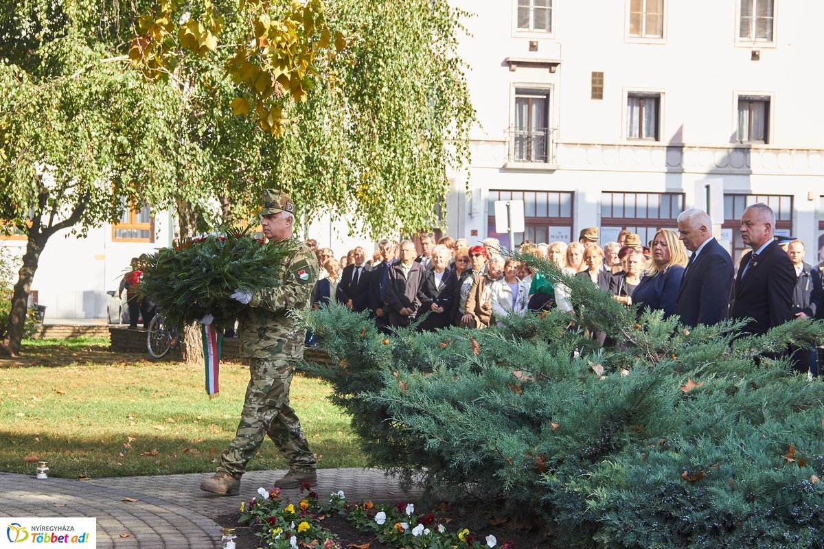 Emlékező koszorúzás 1956-ra  2019