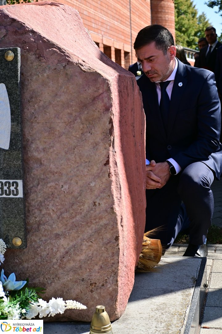 Emlékező koszorúzás a Holodomor áldozataira 2026 szeptember