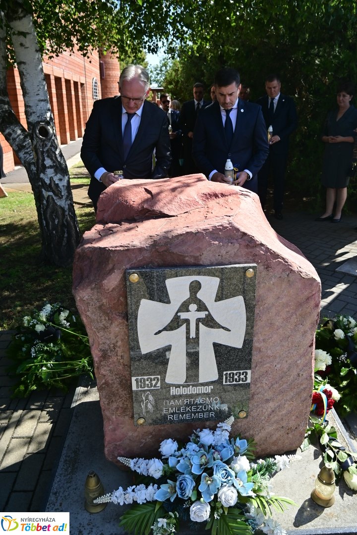 Emlékező koszorúzás a Holodomor áldozataira 2026 szeptember