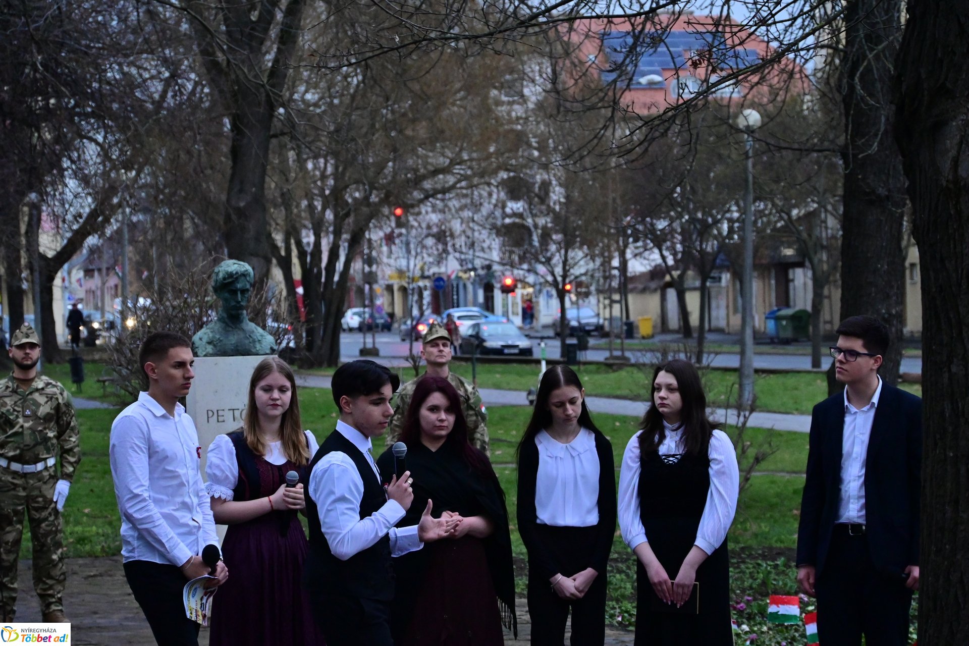 Emlékező koszorúzás a Petőfi szobornál - 2025