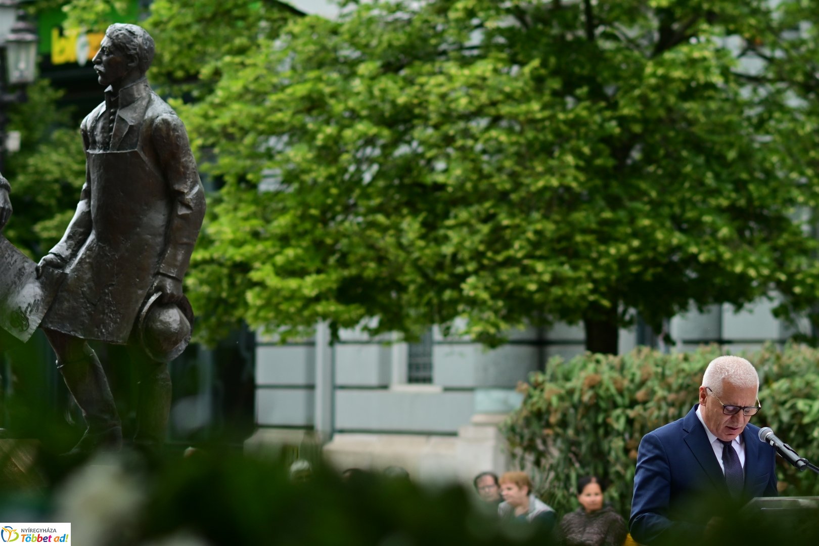 Emlékező koszorúzás a városalapítók szobránál - 2025