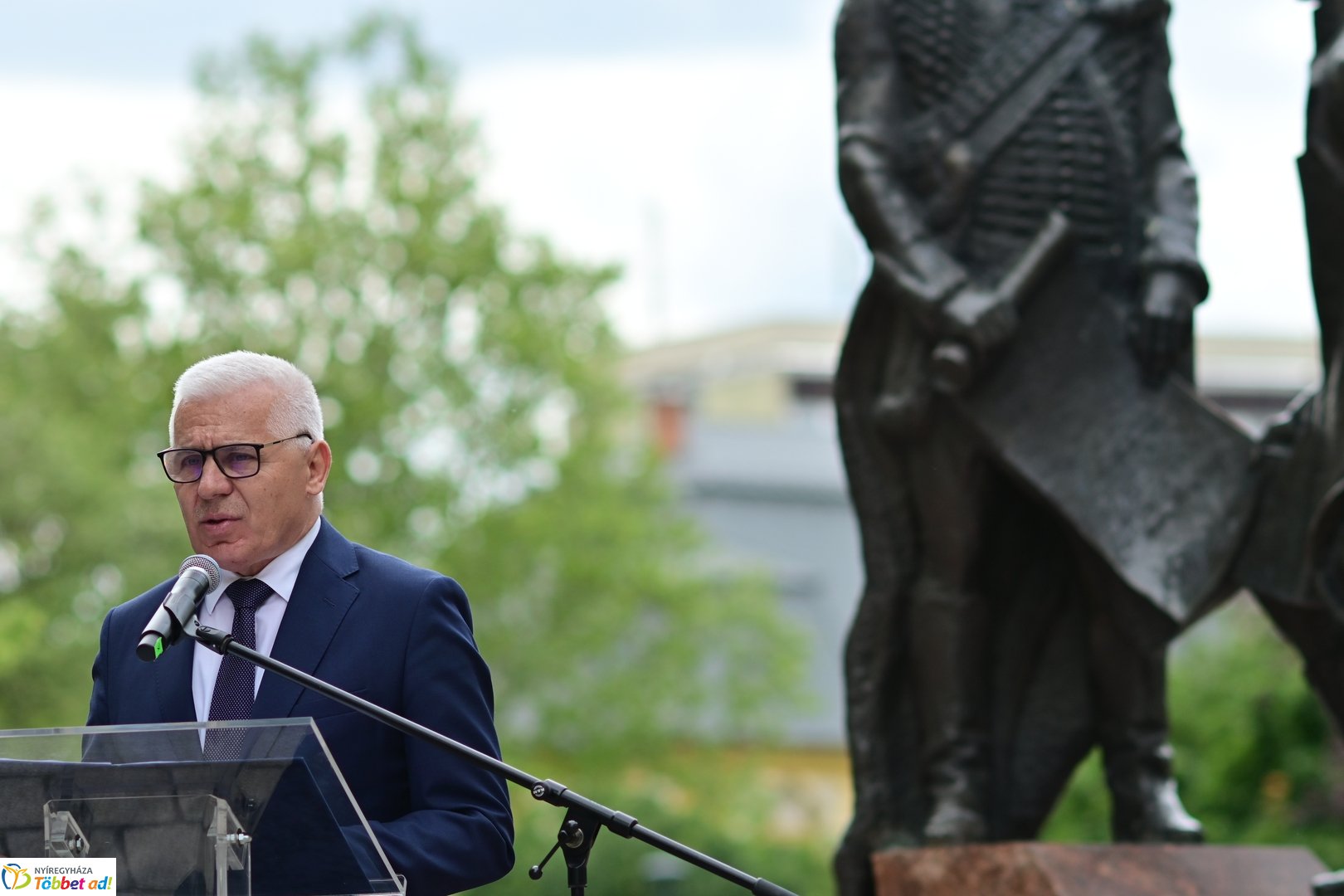 Emlékező koszorúzás a városalapítók szobránál - 2025