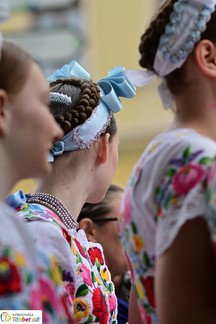 Emlékező koszorúzás a városalapítók szobránál - 2025