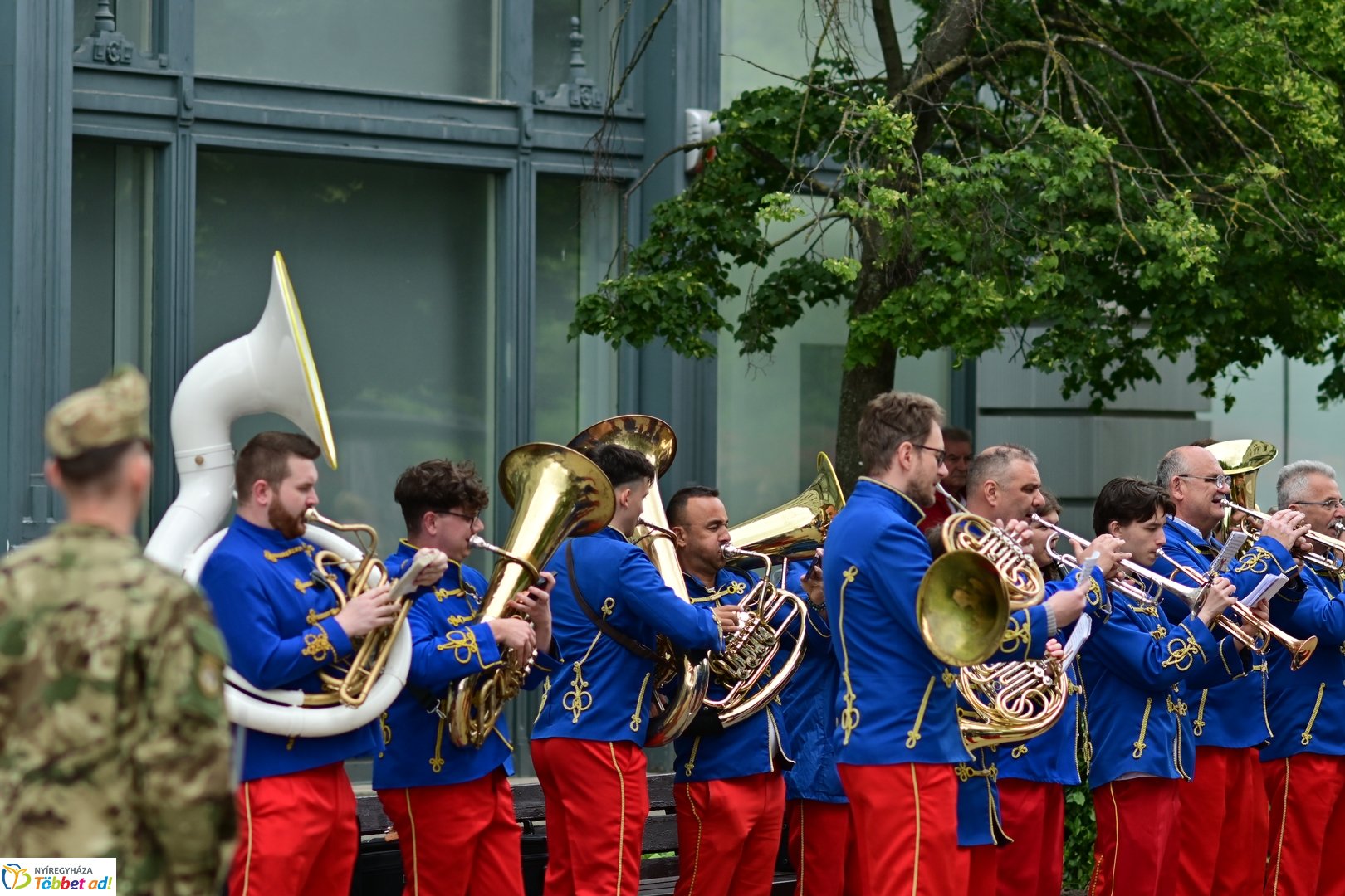 Emlékező koszorúzás a városalapítók szobránál - 2025