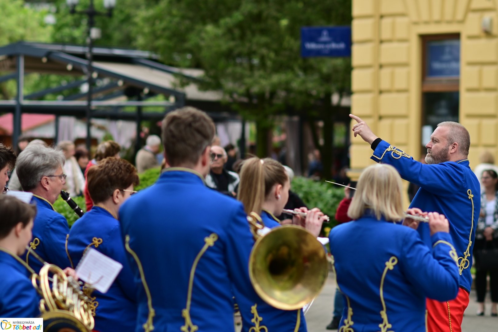 Emlékező koszorúzás a városalapítók szobránál - 2025