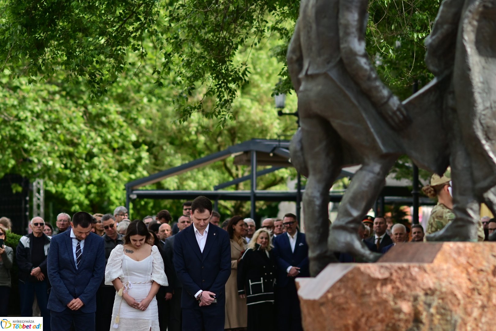 Emlékező koszorúzás a városalapítók szobránál - 2025