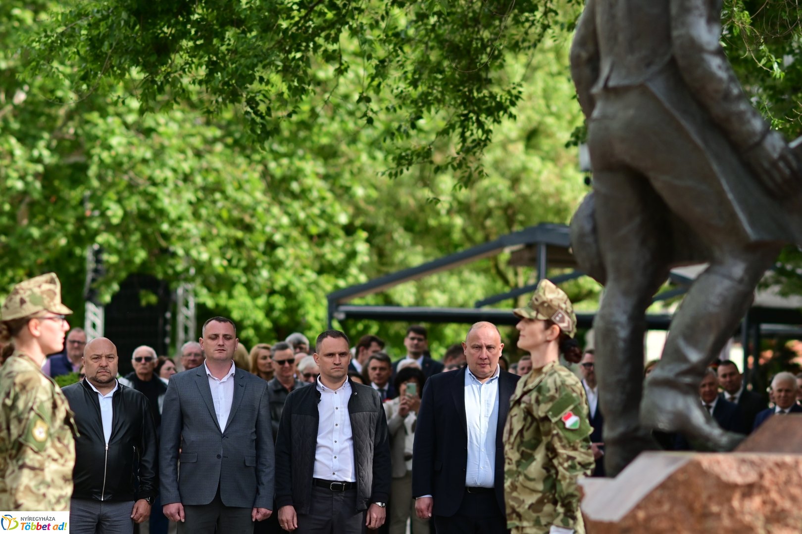 Emlékező koszorúzás a városalapítók szobránál - 2025