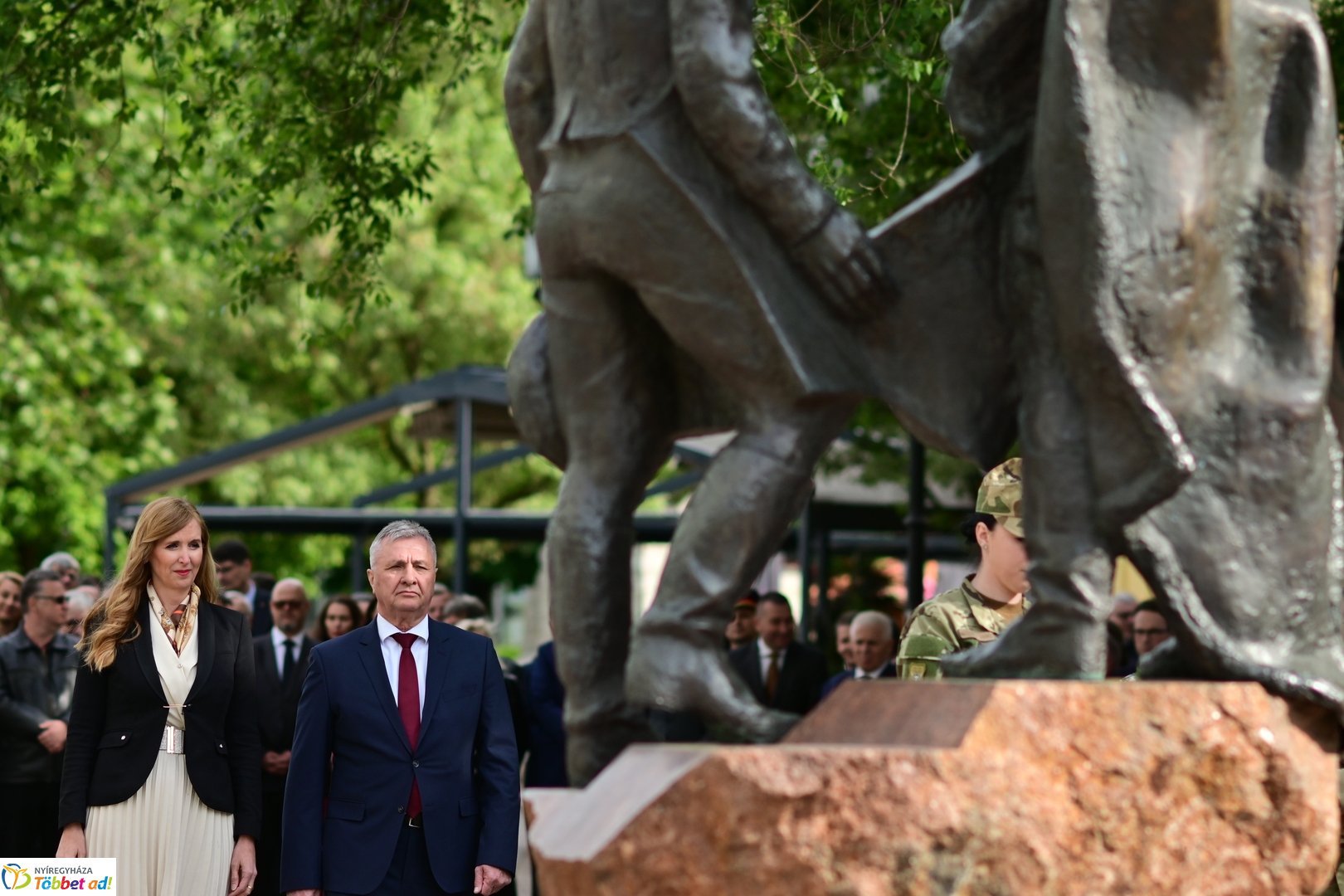 Emlékező koszorúzás a városalapítók szobránál - 2025