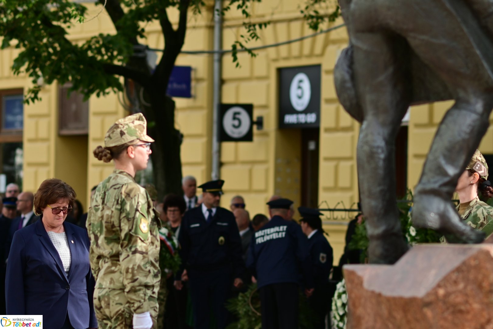 Emlékező koszorúzás a városalapítók szobránál - 2025