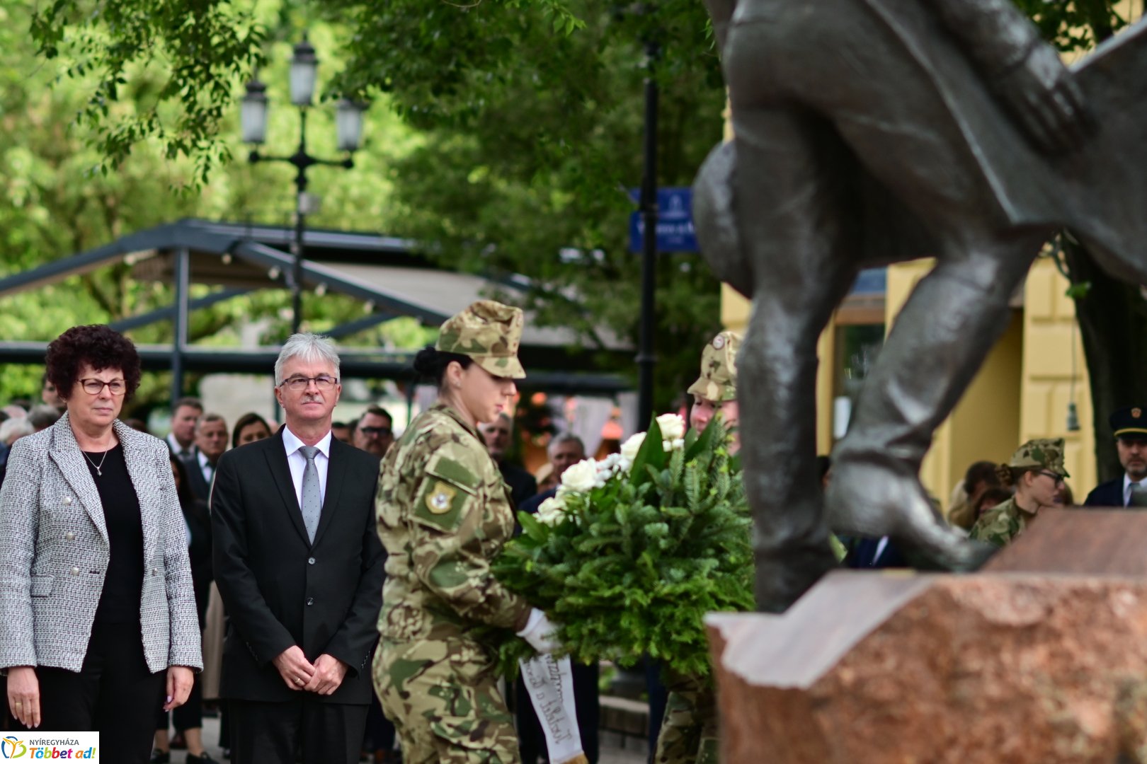Emlékező koszorúzás a városalapítók szobránál - 2025