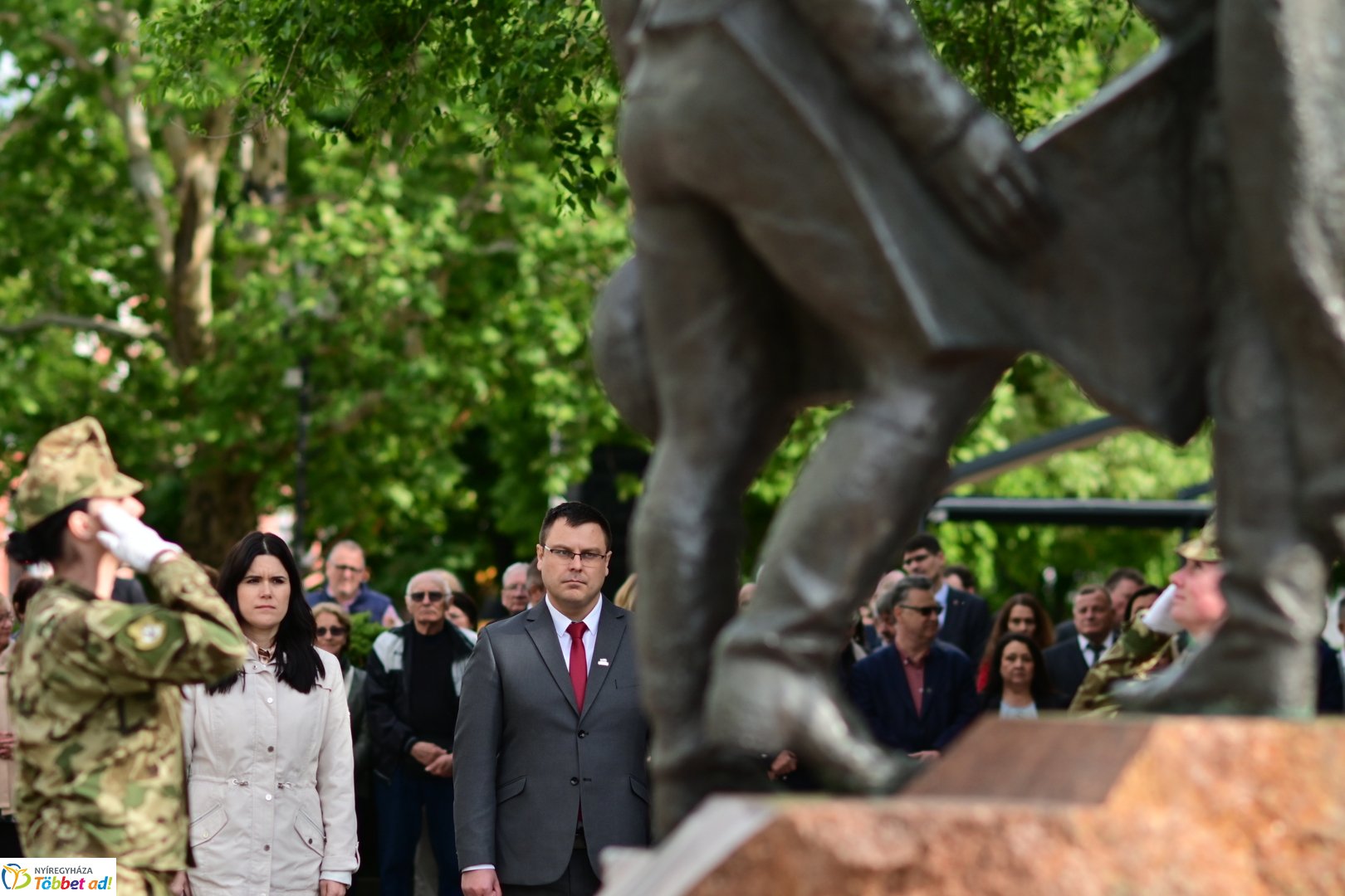 Emlékező koszorúzás a városalapítók szobránál - 2025