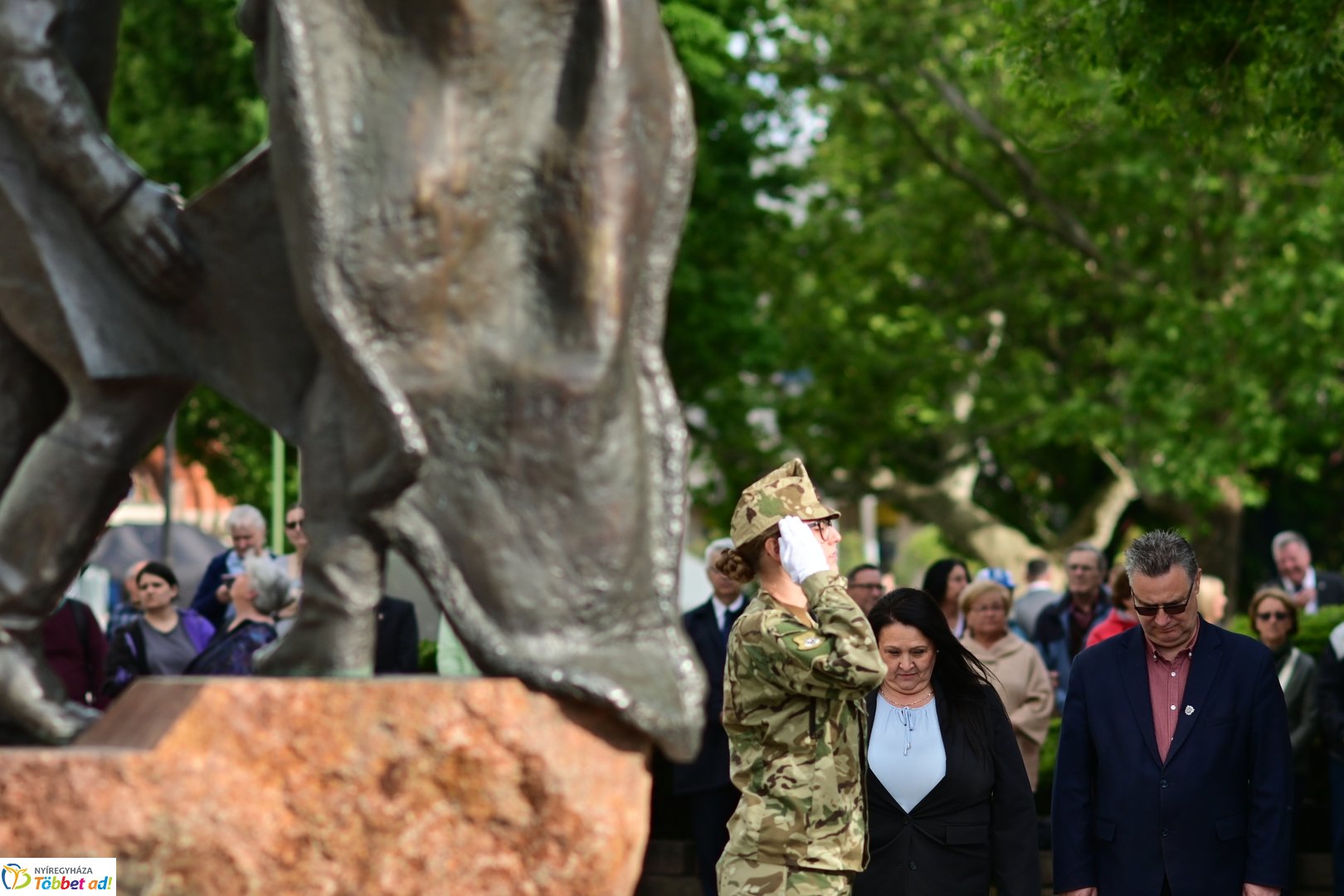 Emlékező koszorúzás a városalapítók szobránál - 2025