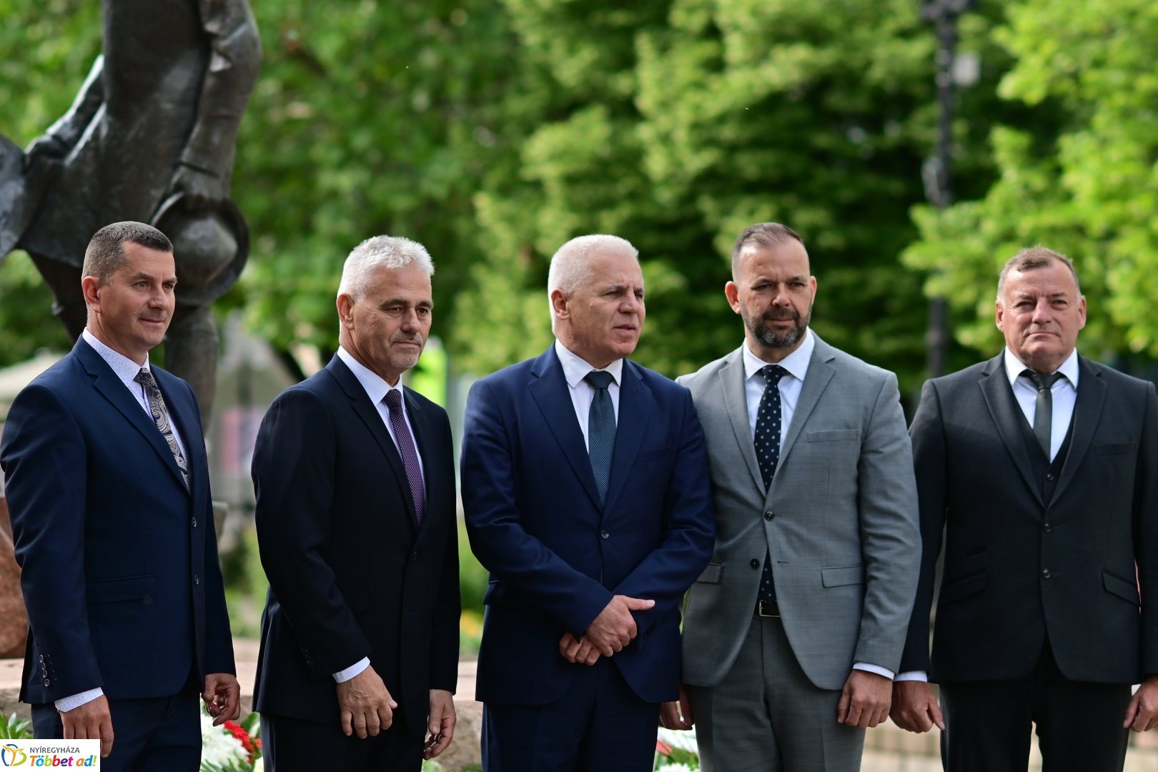 Emlékező koszorúzás a városalapítók szobránál - 2025