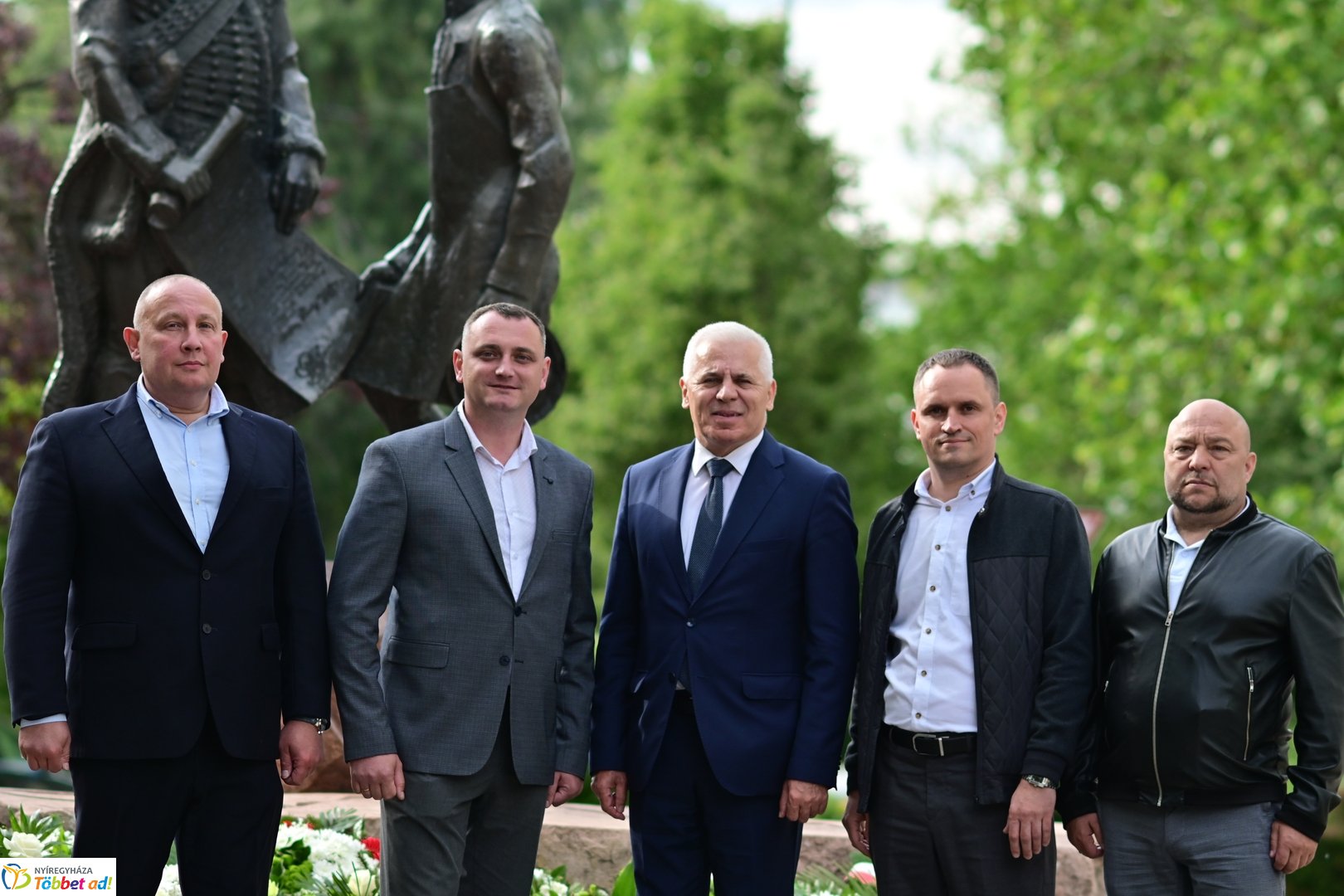 Emlékező koszorúzás a városalapítók szobránál - 2025