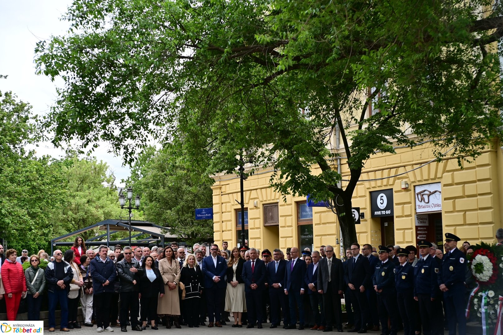 Emlékező koszorúzás a városalapítók szobránál - 2025