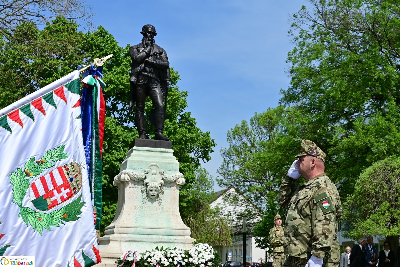 Emlékező koszorúzás Bessenyei György szobránál - 2025