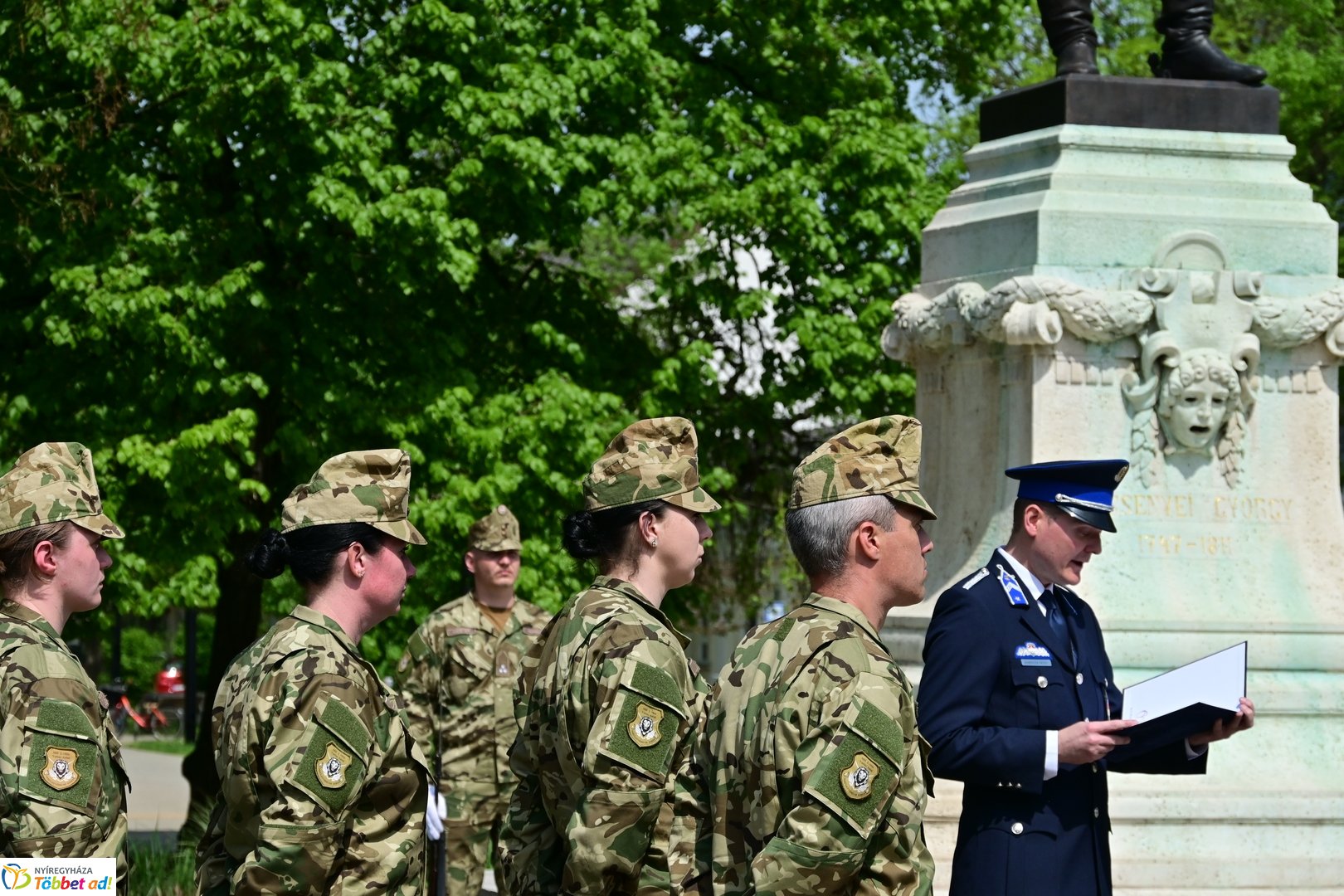 Emlékező koszorúzás Bessenyei György szobránál - 2025