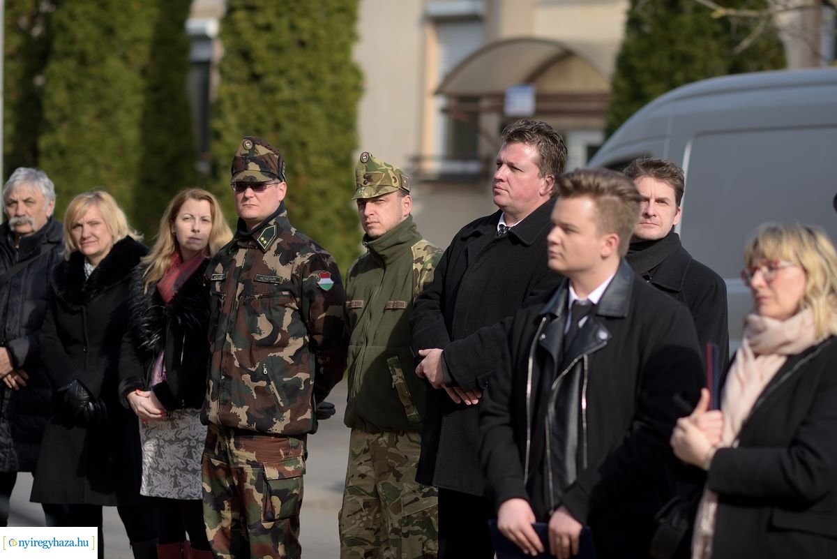 Emlékező koszorúzás Toma András házánál