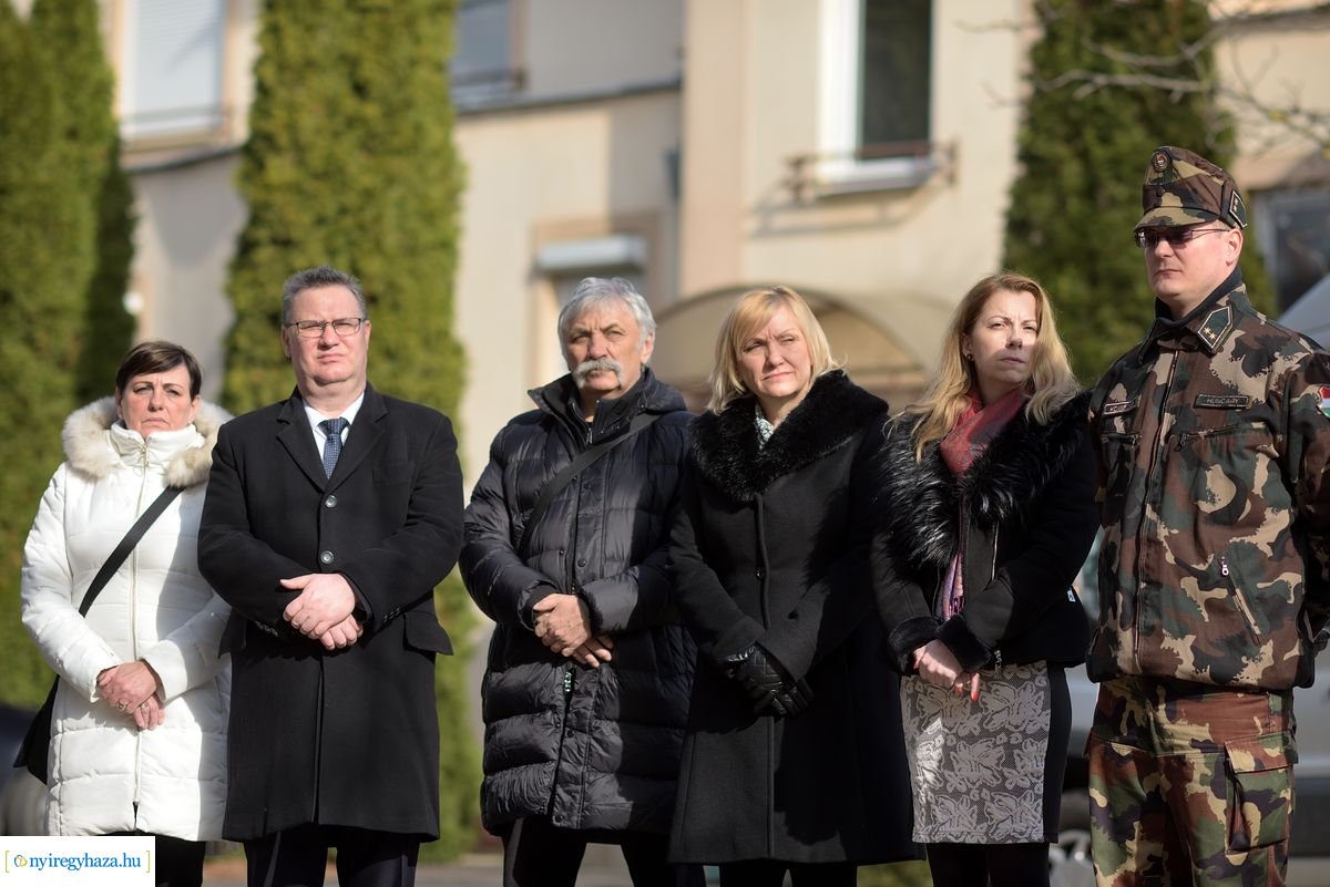 Emlékező koszorúzás Toma András házánál